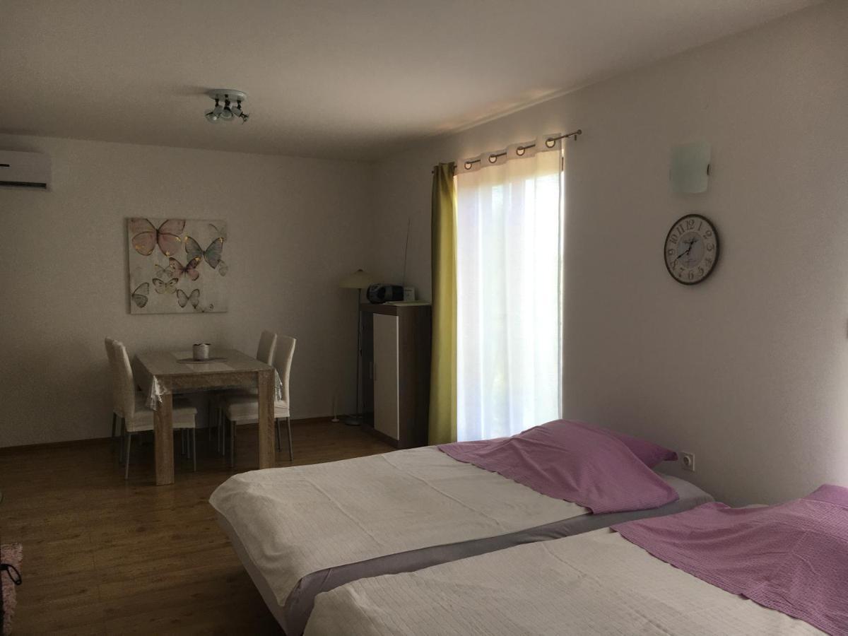 Lupoglav  Apartment Vista מראה חיצוני תמונה