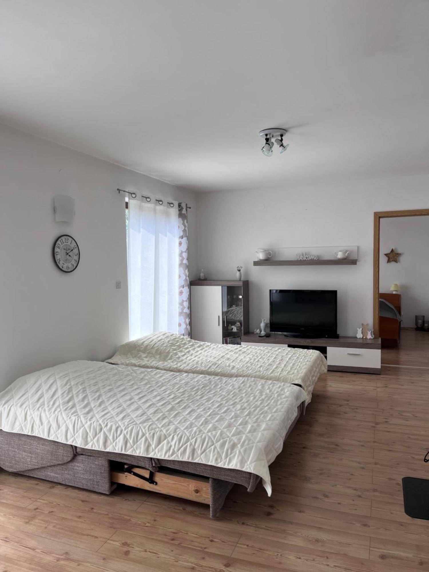 Lupoglav  Apartment Vista מראה חיצוני תמונה