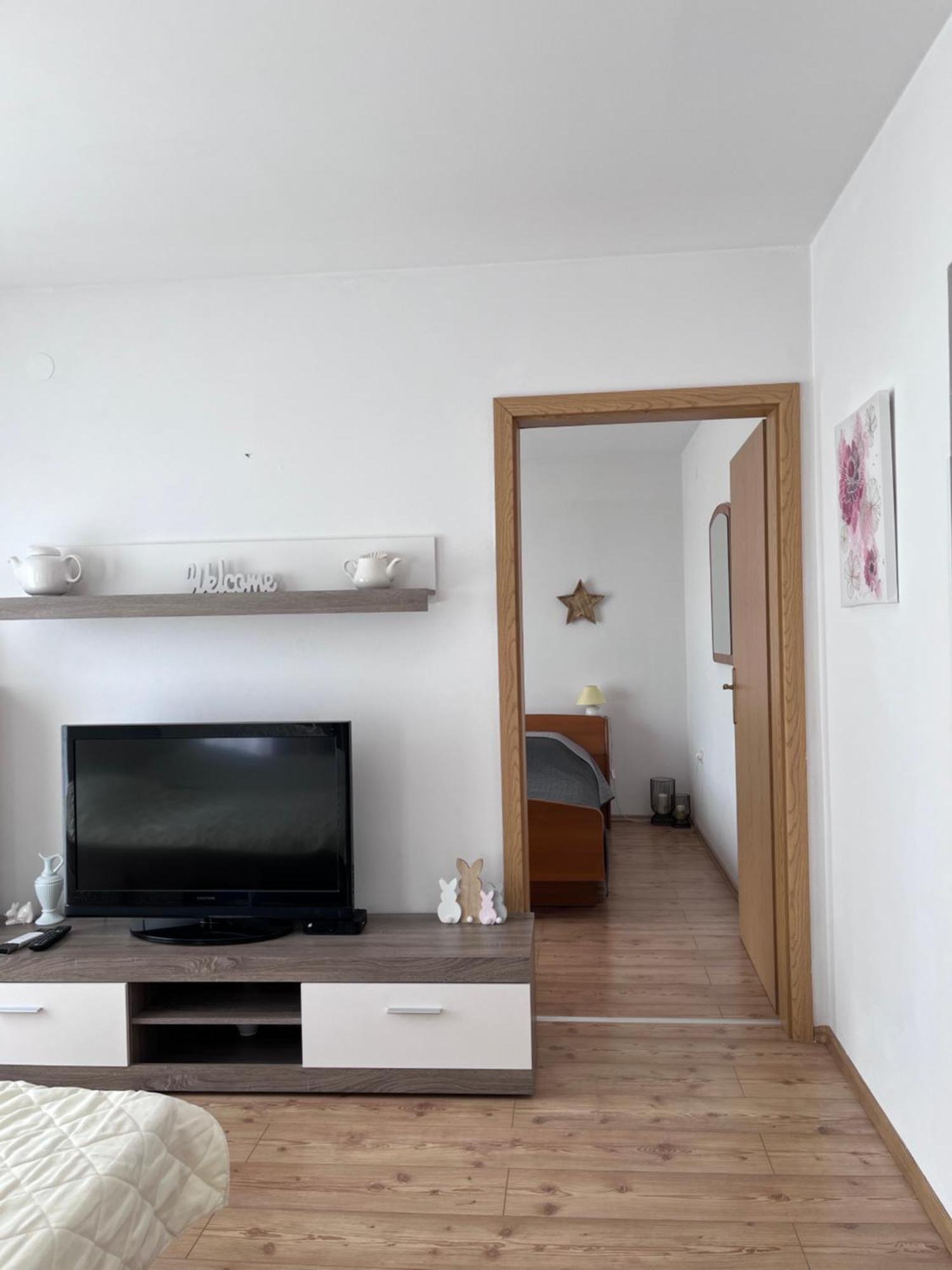 Lupoglav  Apartment Vista מראה חיצוני תמונה